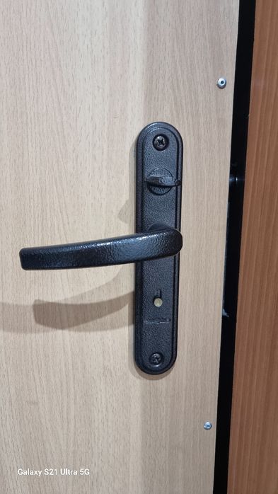 Продам железную дверь!