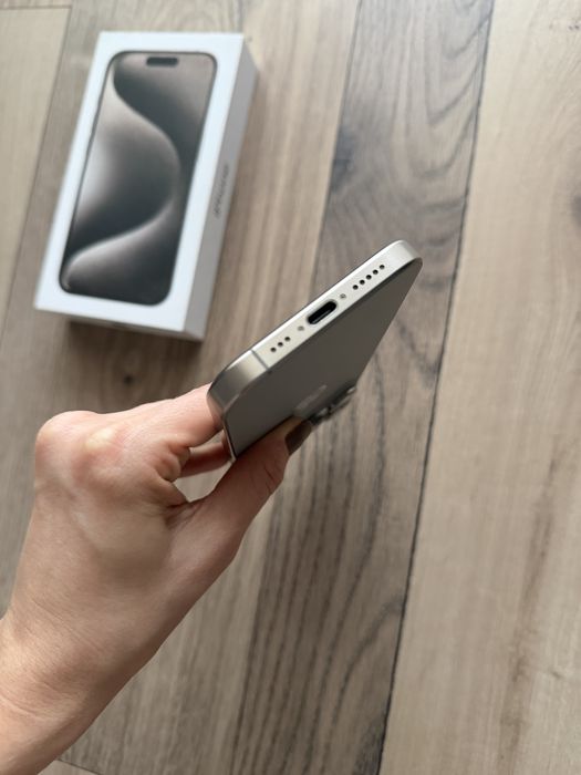 iPhone 15 Pro 256 GB Natural Titanium