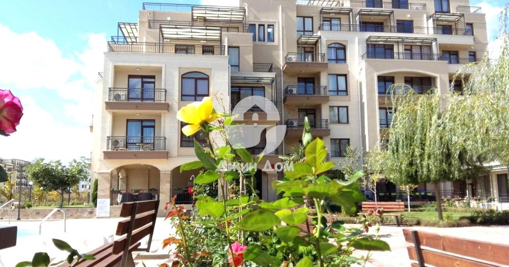 Продава се Двустаен апартамент в Свети Влас - 72 кв.м за 1820 €/кв.м - Снимка #2