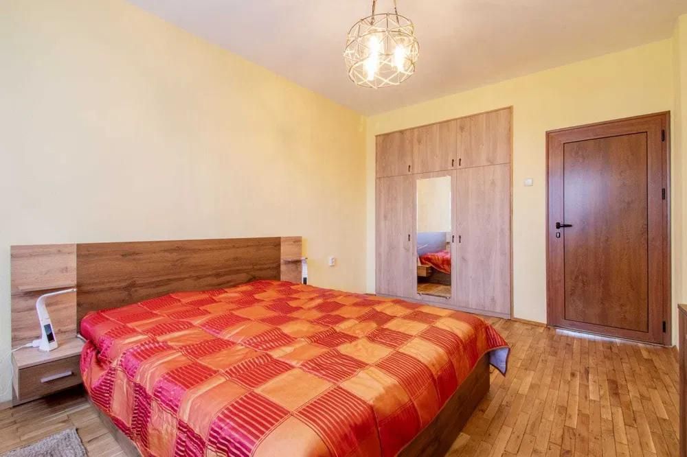 Дава се под наем Двустаен апартамент в София, Център - 84 кв.м за 650 € - Снимка #2