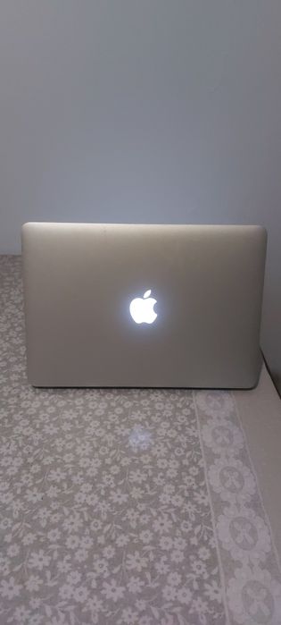 Продам MacBook Air 13 Mid 2011