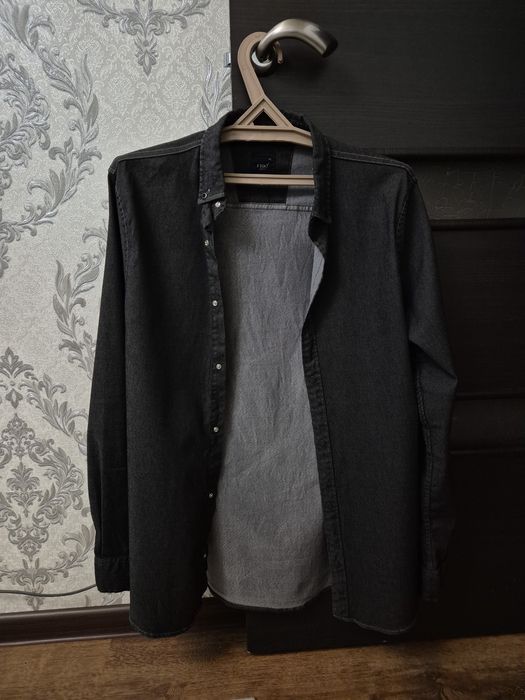 Черная рубашка M