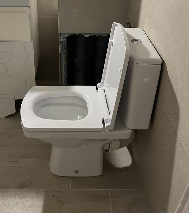 Vas WC Cersanit pe pardoseala