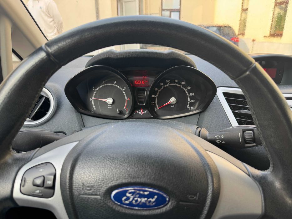 Proprietar vând Ford Fiesta 2012, 102.000 km reali