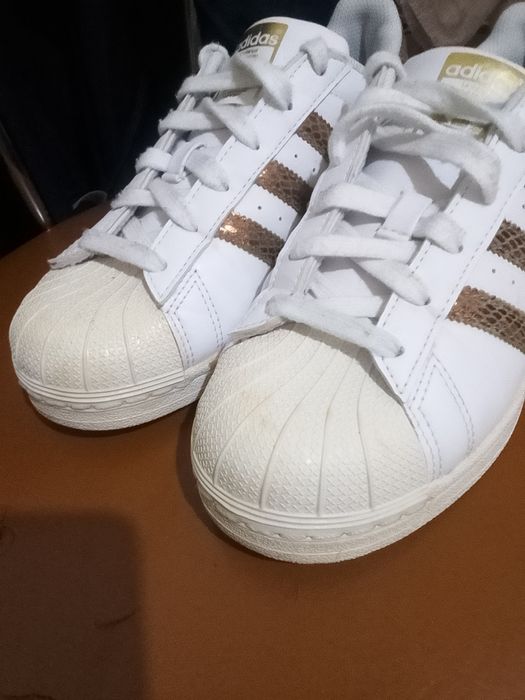 Papuci adidas femei