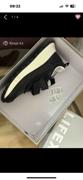 Срочно продам кроссовки