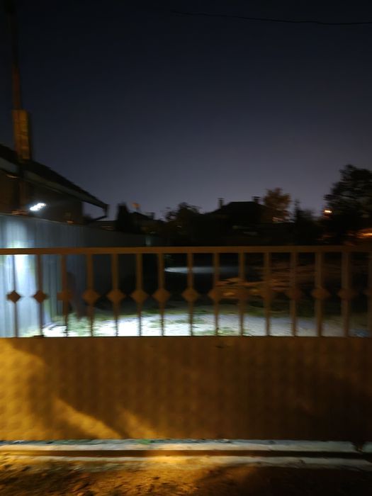 Дава се под наем Гараж / Паркомясто в София, Зона Б-18 - 2000 кв.м за 2.55 € - Снимка #1