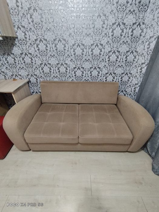 Диван двухместный