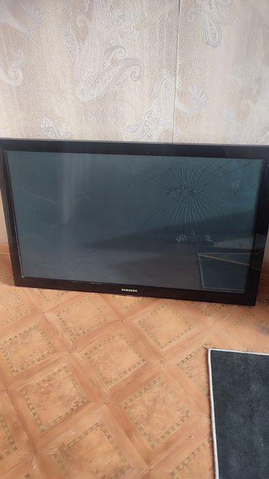 Телевизор Samsung на запчасти