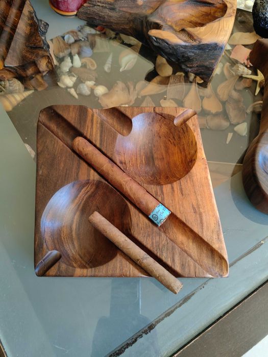 Семеен пепелник за пури и пурети