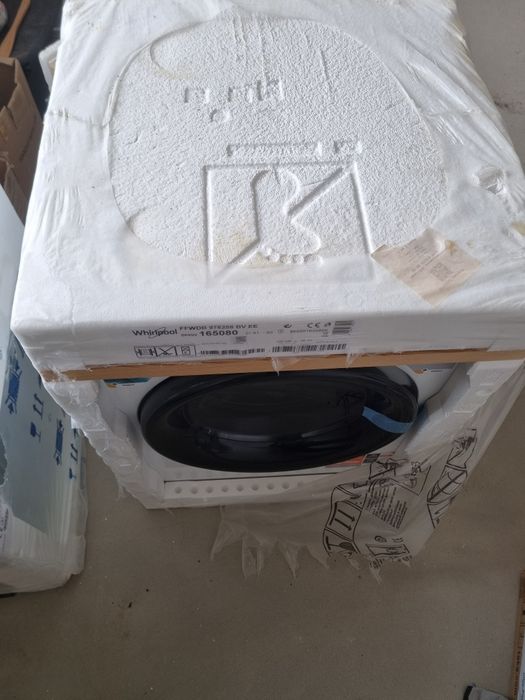 Продава се пералня със сушилня Whirlpool