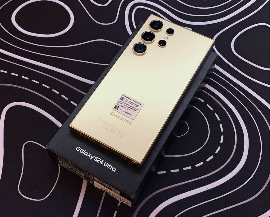 Samsung S24Ultra 256гб Золото