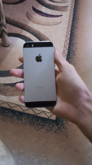 Vând IPhone SE (2016)