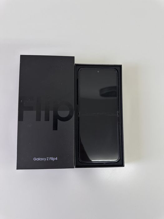 Samsung Galaxy Z Flip4 Folosit Stare Foarte Buna