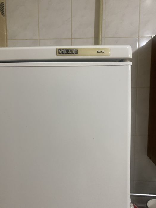 Прлдам холодильник