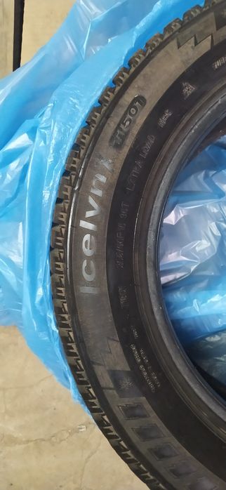 Срочно продам зимние шины