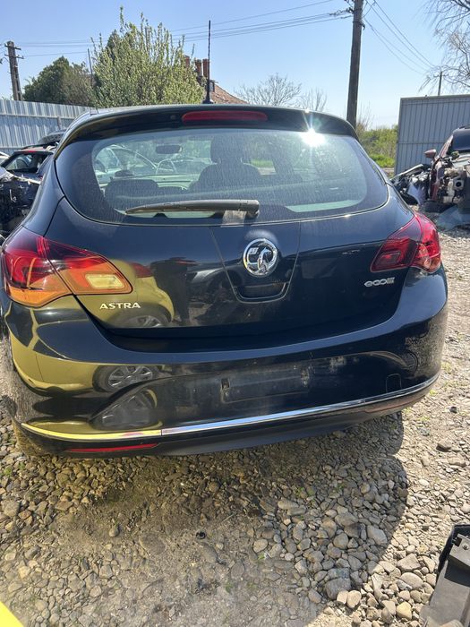 Punte spate Opel Astra J hatcback 2014