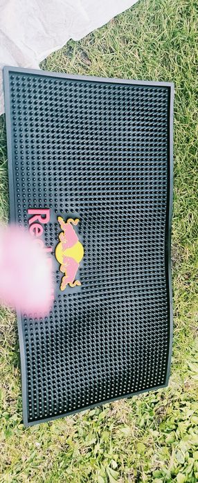 Setul Red Bull..