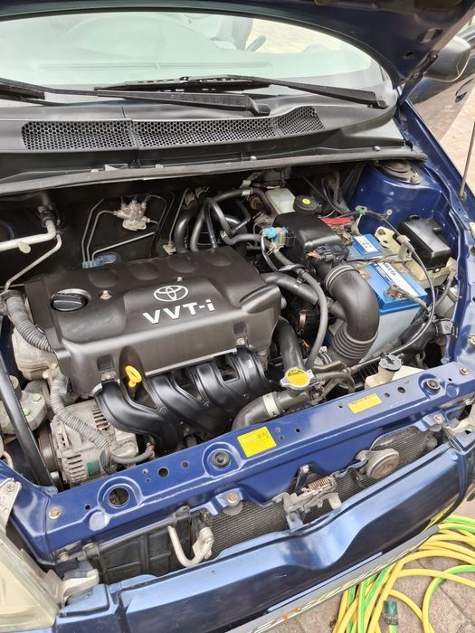 TOYOTA Yaris 2000 — imagine 3