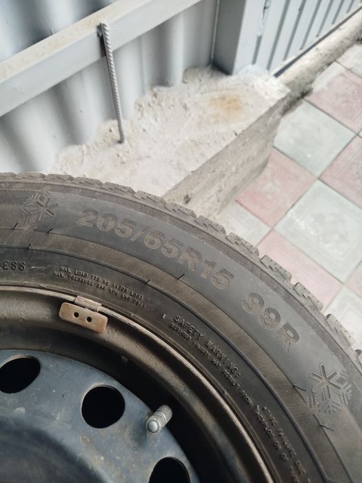 Продам диски с шинами стояли на тоиото
