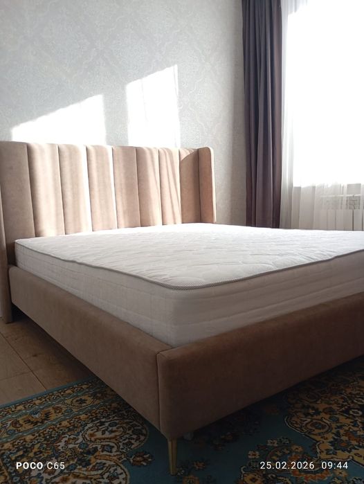 Двухспальная кровать