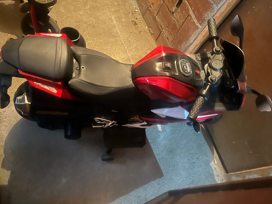 Акумулаторен мотор