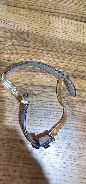 Ceas aur Hermes Sesame