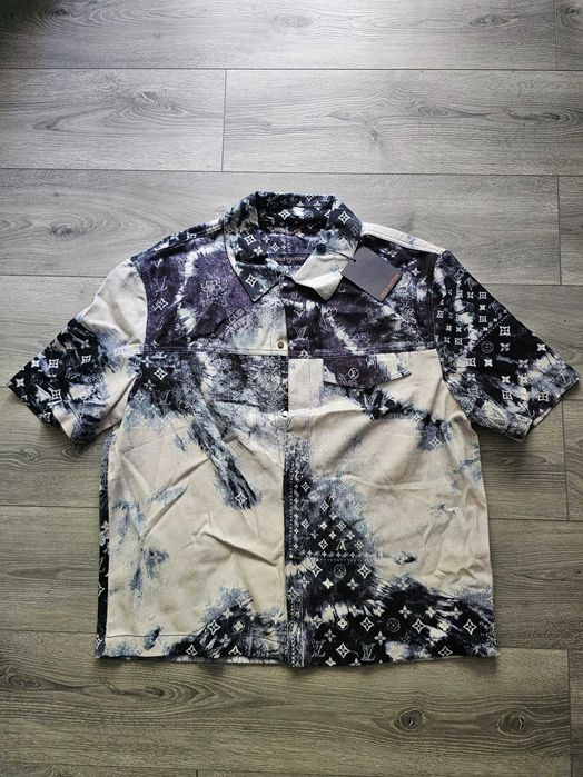 LV geaca de denim marimea L