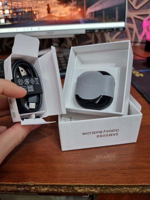 Наушники Galaxy buds live