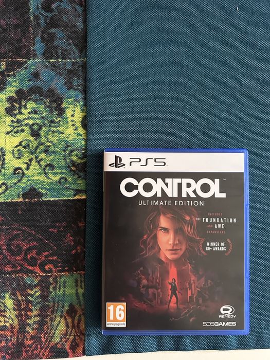 Продавам Control ps5
