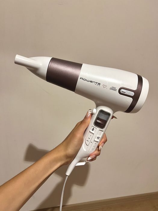 сешоар Rowenta Premium Care Pro CV7461F0 – 2400W, йонизация