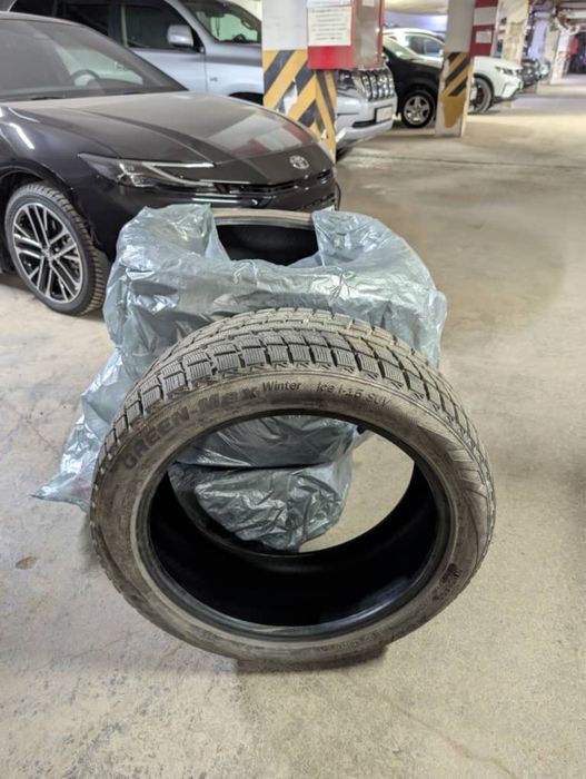 Продаю комплект зимних шин R21 264/45