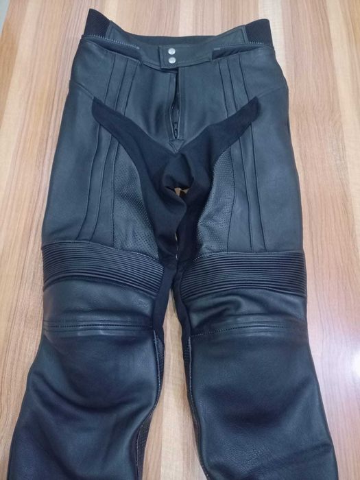 Pantaloni moto piele barbati cu protectii CE