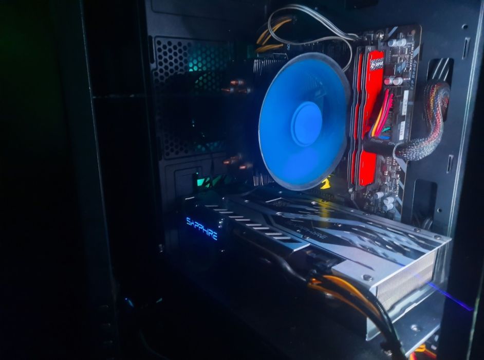 Продавам видеокарта RX 580 8GB – Напълно обслужена, отлична!