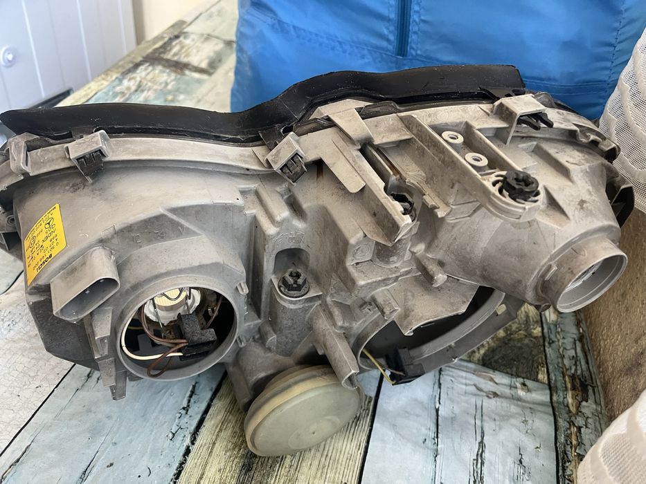 Десен фар за Mercedes W203 C Class