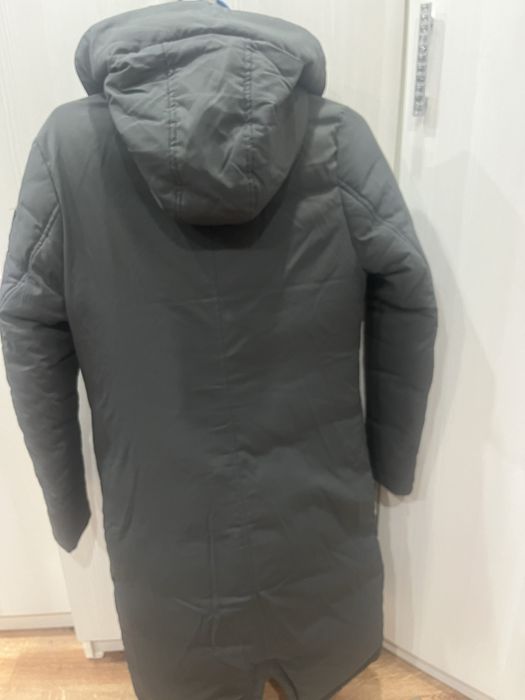 Продам куртку 42 р