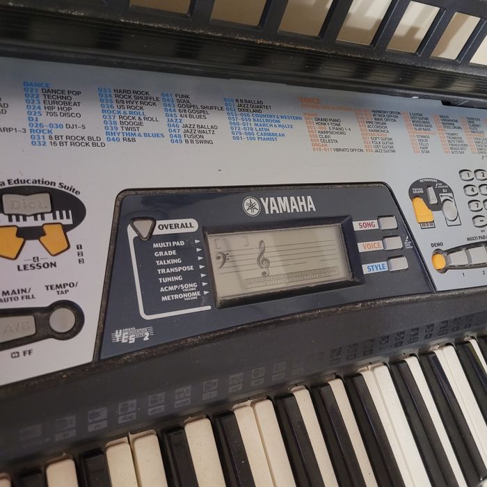 Vând orgă profesională yamaha