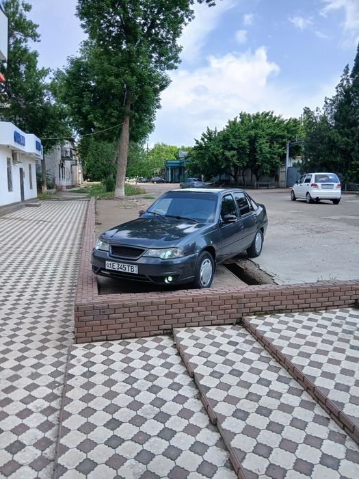 Nexia2 1.6 sotiladi