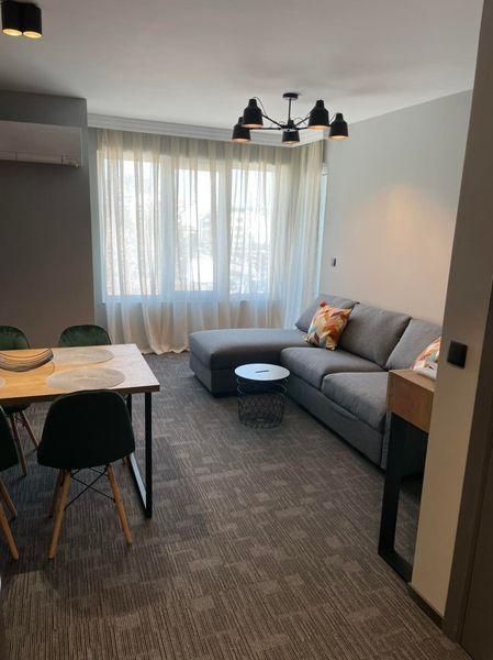 Дава се под наем Двустаен апартамент в Пловдив, Южен - 65 кв.м за 434 € - Снимка #1