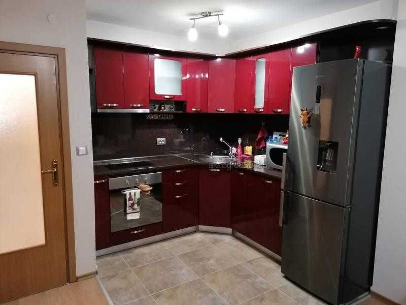 Луксозен, тристаен апартамент във Възраждане!