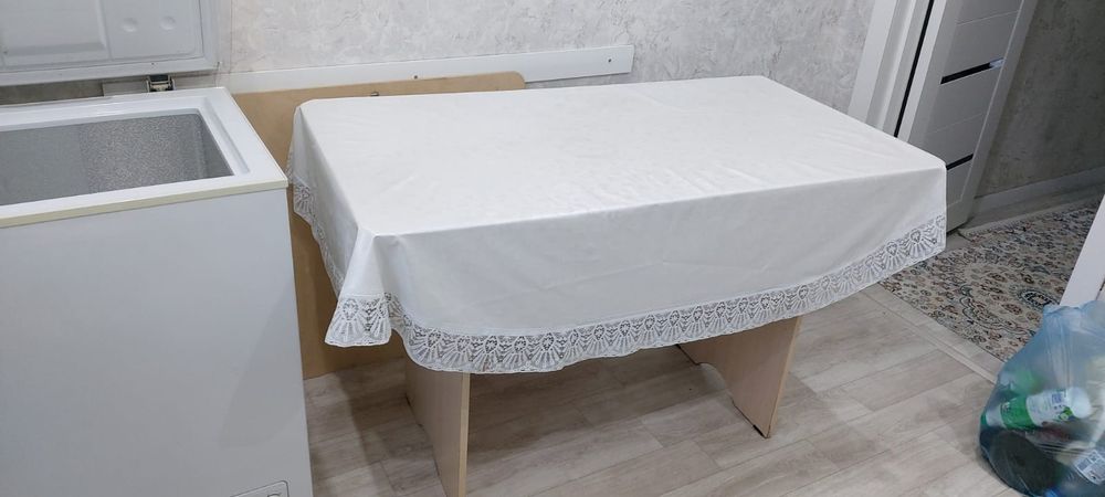 Продам стол кухонный