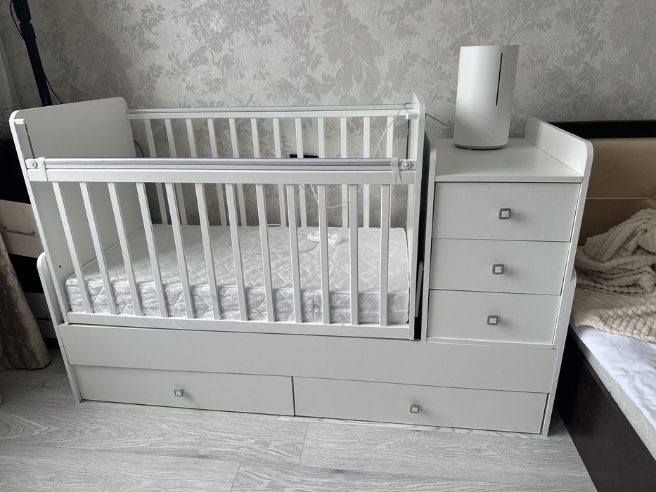 Детская кроватка