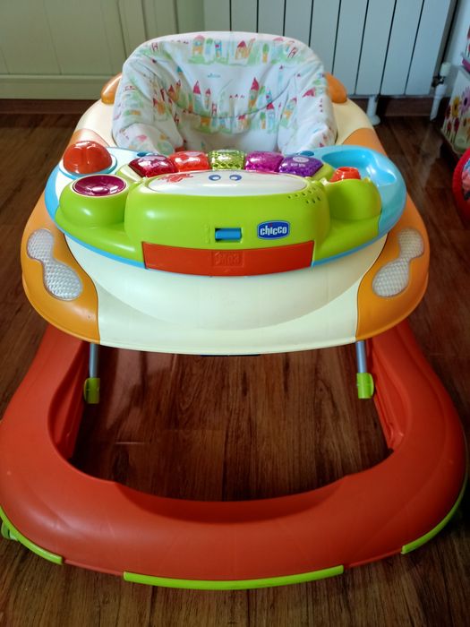 Продам ходунки Chicco в количестве 2 штук