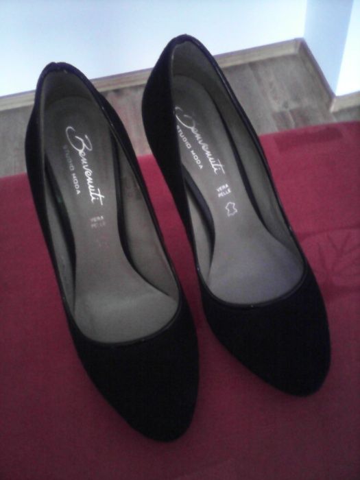 Vând pantofi eleganți nr.37