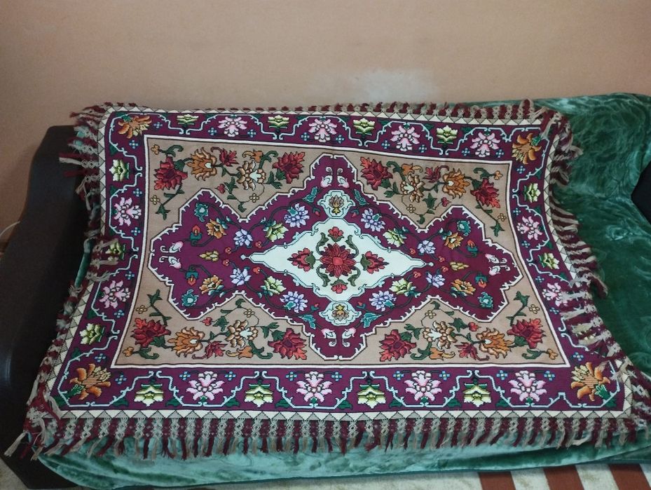 Fete de masa, pătură și draperii tradiționale