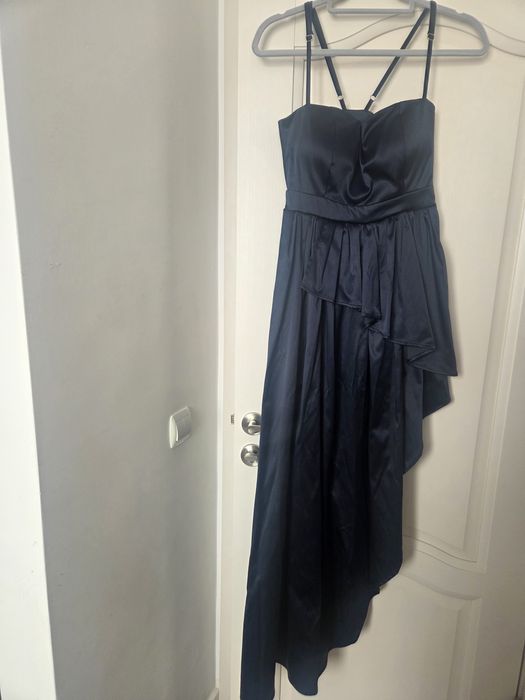 Официални    рокли