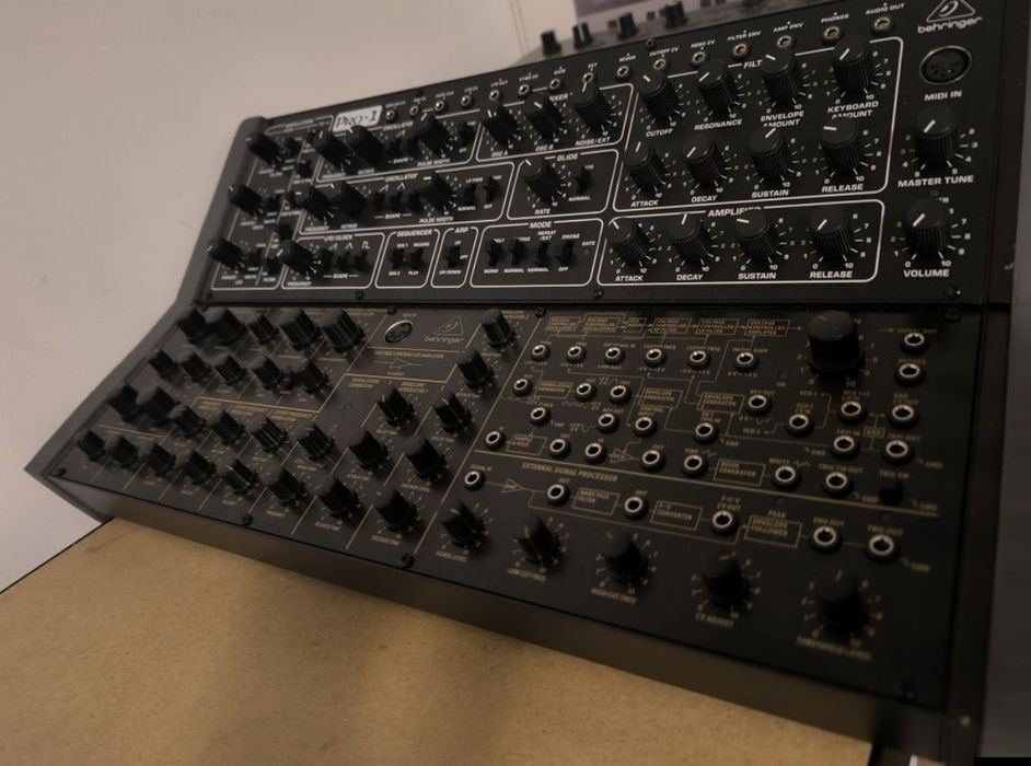 Ocazie: Roland G-1000, Behringer K-2 si Behringer Pro-1