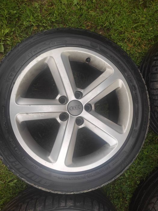 Комплект летни гуми с джанти от Audi, 245/45 R17
