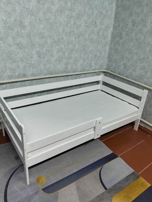 Детская кровать в хорошем состоянии
