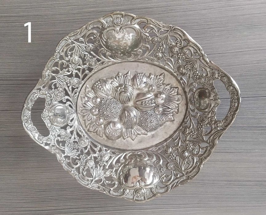 Метално ажурно плато /фруктиера/ за плодове, сладки...